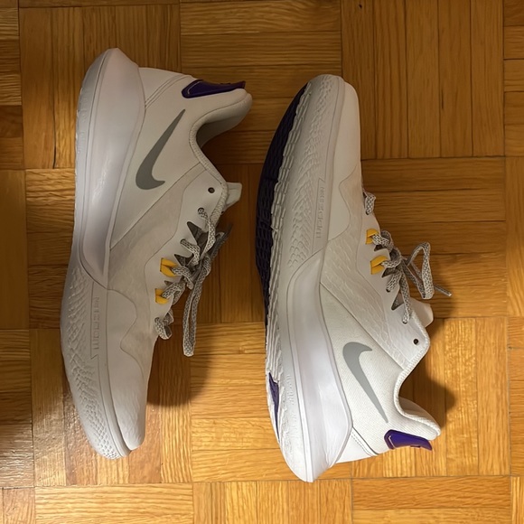 Nike - Kobe shoes - Picture 4 of 5